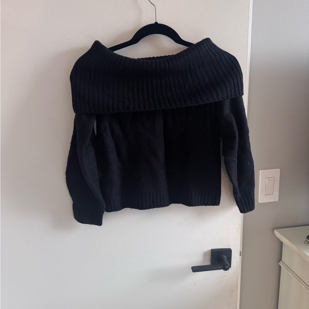 Abercrombie & Fitch Black Off-Shoulder Sweater
